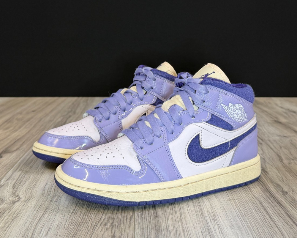 Air Jordan 1 Mid SE Chenille Sky J Light Purple DZ3745-500 Womens Size 5.5
